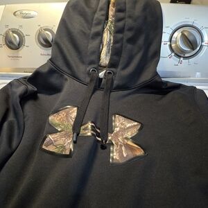 2xl under Armour hoodie